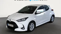 Blanco Usado 2021 Toyota Yaris Hybrid Active Utilitario | 18.173 € (Precio justo)