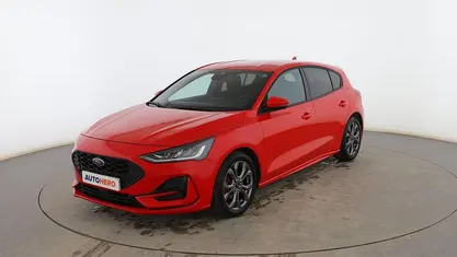 Usado Ford Focus ST-Line 125 CV (91 kW) 2022 Rojo Utilitario