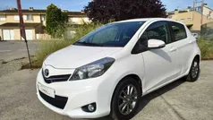 Blanco Usado 2014 Toyota Yaris Active Utilitario | 7490 € (Precio justo)