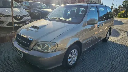 Usado Kia Carnival EX 144 CV (105 kW) 2005 Beige Monovolumen