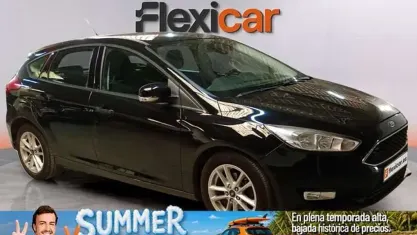 Usado Ford Focus Trend+ 125 CV (91 kW) 2017 Negro Berlina