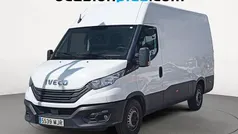 Blanco Usado 2023 Iveco Daily Berlina | 25.273 € (Buen precio)