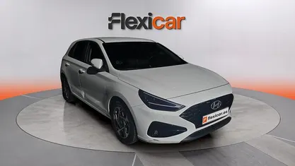 Käytetty Hyundai i30 120 HP (88 kW) 2024 Valkoinen Sedan