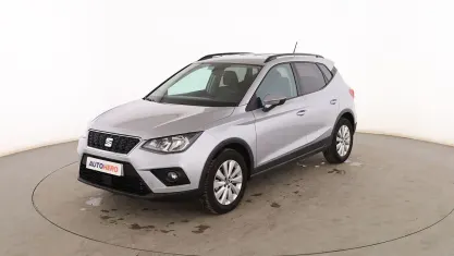 Usado Seat Arona Style 110 CV (80 kW) 2021 Gris SUV