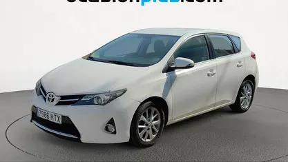 Usado Toyota Auris Active 90 CV (66 kW) 2013 Blanco Utilitario