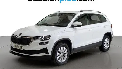 Usado Skoda Karoq Ambition 150 CV (110 kW) 2022 Blanco SUV