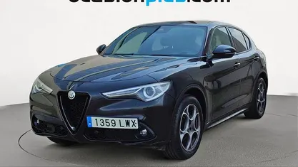 Usado Alfa Romeo Stelvio Sprint 190 CV (139 kW) 2022 Negro SUV