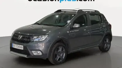 Usado Dacia Sandero Stepway 90 CV (66 kW) 2018 Gris Utilitario