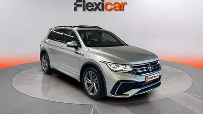 Käytetty VW Tiguan R-line 150 HP (110 kW) 2021 Harmaa Katumaasturi