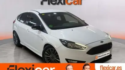 Usado Ford Focus ST-Line 125 CV (91 kW) 2018 Blanco Utilitario