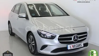 Usado Mercedes B180 116 CV (85 kW) 2021 Gris Monovolumen
