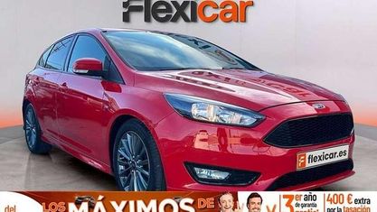 Usado Ford Focus ST-Line 125 CV (91 kW) 2018 Rojo Utilitario