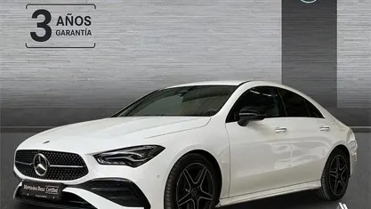 Usado Mercedes CLA200 AMG line 163 CV (119 kW) 2025 Berlina