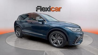 Käytetty VW Tiguan R-line 245 HP (180 kW) 2022 Sininen Katumaasturi