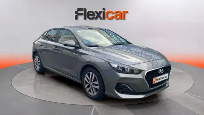 Usado Hyundai i30 120 CV (88 kW) 2018 Marrón Familiar