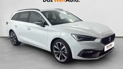 Usado Seat Leon FR 150 CV (110 kW) 2025 Blanco Familiar
