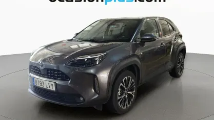 Usado Toyota Yaris Hybrid Style 116 CV (85 kW) 2022 Gris SUV