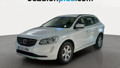 Käytetty Volvo XC60 Momentum 136 HP (100 kW) 2014 Valkoinen Katumaasturi