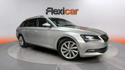 Usado Skoda Superb LAURIN & KLEMENT 190 CV (139 kW) 2018 Gris Familiar