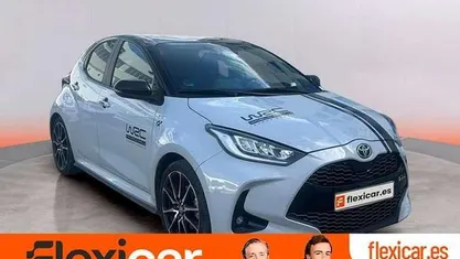 Usado Toyota Yaris Hybrid Sport 116 CV (85 kW) 2022 Blanco Utilitario