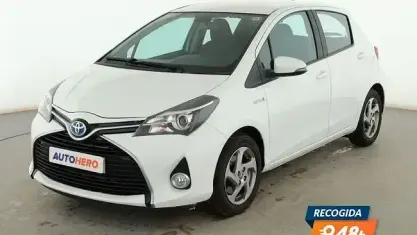 Käytetty Toyota Yaris Hybrid Active 101 HP (74 kW) 2015 Valkoinen Viistoperä