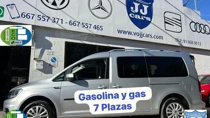 Usado VW Caddy Maxi Trendline 110 CV (80 kW) 2018 Gris / plata Monovolumen