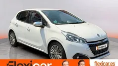 Blanco Usado 2017 Peugeot 208 Allure Utilitario | 10.190 € (Precio justo)
