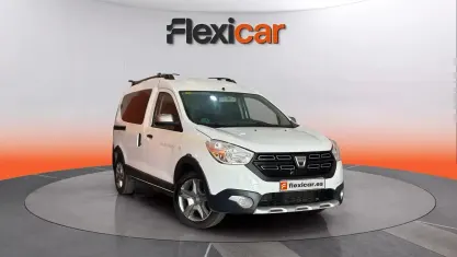 Usado Dacia Dokker Comfort 95 CV (69 kW) 2020 Blanco Monovolumen