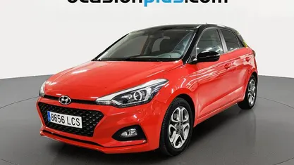 Usado Hyundai i20 100 CV (73 kW) 2019 Rojo Utilitario