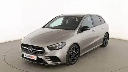 Usado Mercedes B200 AMG line 150 CV (110 kW) 2021 Gris Utilitario