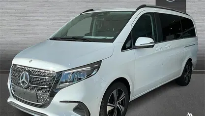 Usado 2024 Mercedes V220 Avantgarde Monovolumen | 75.020 €