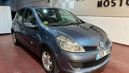 Używany Renault Clio II Dynamique 85 KM (62 kW) 2006 Szary Sedan/Limuzyna
