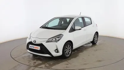 Usado Toyota Yaris Active 110 CV (80 kW) 2019 Blanco Berlina
