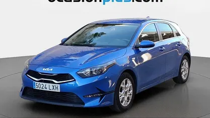 Usado Kia Ceed 101 CV (74 kW) 2022 Azul Utilitario
