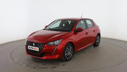 Usado Peugeot 208 Active 75 CV (55 kW) 2021 Rojo Utilitario