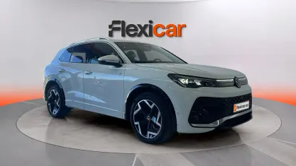 Käytetty VW Tiguan R-line 150 HP (110 kW) 2024 Valkoinen Katumaasturi
