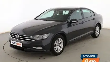 Usado VW Passat 122 CV (89 kW) 2020 Gris Berlina