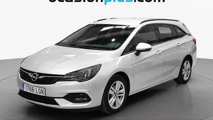 Usado Opel Astra Elegance 145 CV (106 kW) 2020 Gris plata Monovolumen