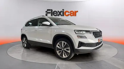 Usado Skoda Karoq 150 HP (110 kW) 2024 Branco SUV