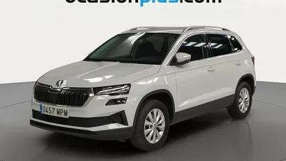 Usado Skoda Karoq Selection 116 CV (85 kW) 2024 Blanco SUV