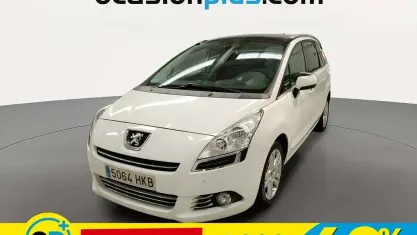 Usado Peugeot 5008 Allure 156 CV (114 kW) 2012 Blanco Monovolumen