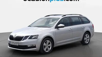 Käytetty Skoda Octavia 115 HP (84 kW) 2019 Harmaa Farmari