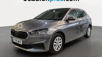 Usado Skoda Fabia Ambition 95 CV (69 kW) 2023 Gris Utilitario