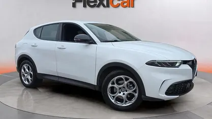 Blanco Usado 2023 Alfa Romeo Tonale Sprint SUV | 21.290 € (Precio justo)