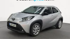 Gris Usado 2024 Toyota Aygo Play Utilitario | 13.628 € (Buen precio)