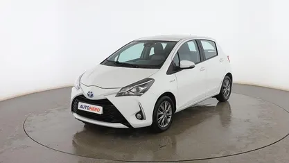 Blanco Usado 2018 Toyota Yaris Hybrid Active Berlina | 14.299 € (Precio justo)