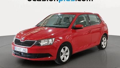 Käytetty Skoda Fabia Ambition 75 HP (55 kW) 2016 Punainen Viistoperä
