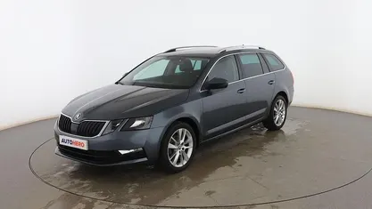 Gris Usado 2020 Skoda Octavia Ambition Familiar | 13.799 € (Precio justo)