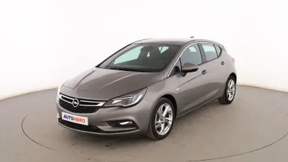 Usado Opel Astra Dynamic 125 CV (91 kW) 2017 Gris Utilitario