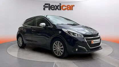 Usado Peugeot 208 Allure 110 CV (80 kW) 2017 Utilitario